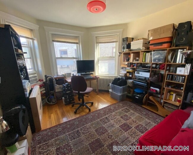 Building Photo - 360 Riverway