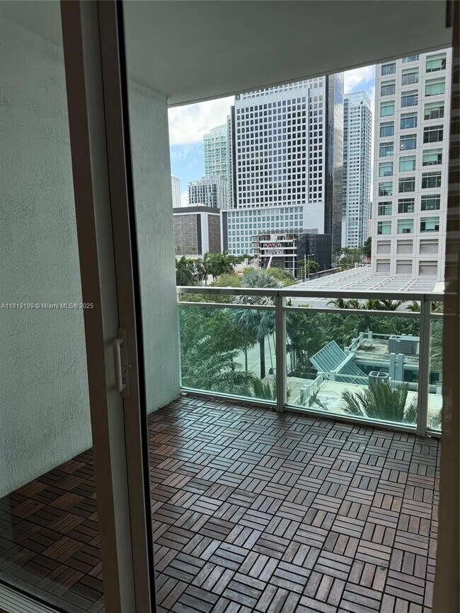 Building Photo - 951 Brickell Ave