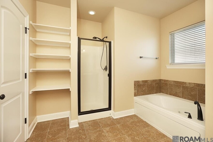 Building Photo - 16290 Timberstone Dr