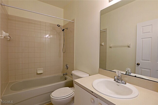 Building Photo - 4117 Bellasol Cir