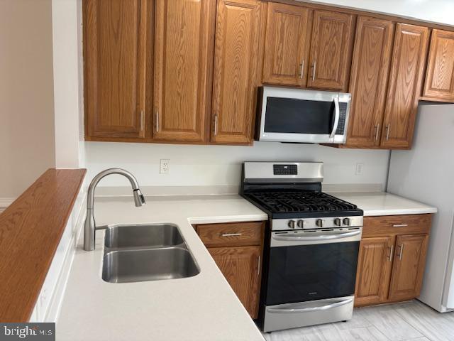 Building Photo - 12947 Taxi Dr