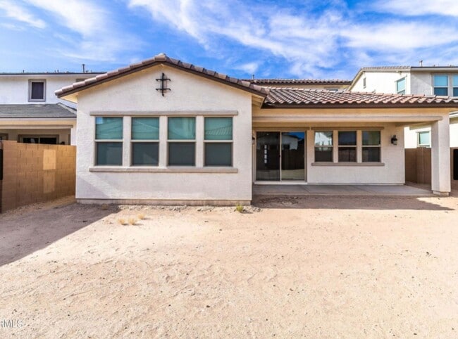 Building Photo - 21063 E Mayberry Rd