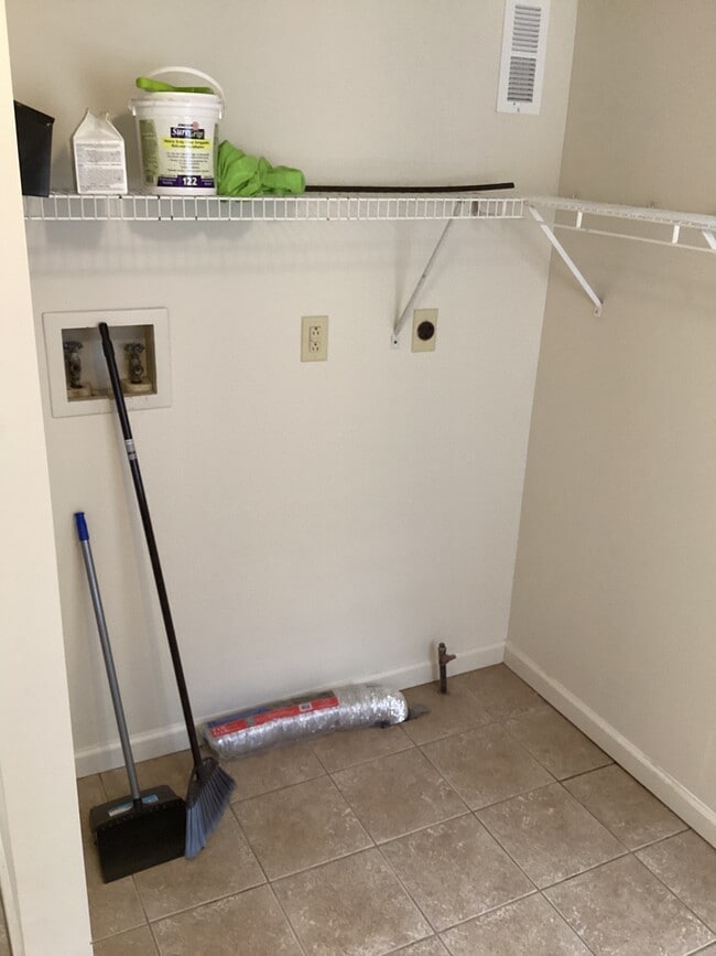 Building Photo - 1208 Howard St