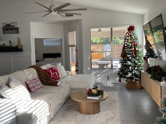 Building Photo - PRIVATE POOL, ADORABLE 3 Bedroom/2 Bath in Dobson Place