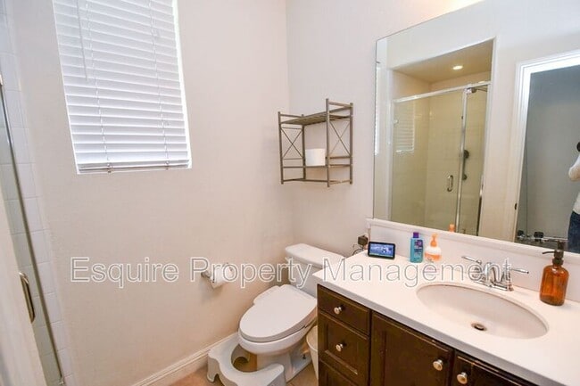 Building Photo - 527 Elm Cottage Ct