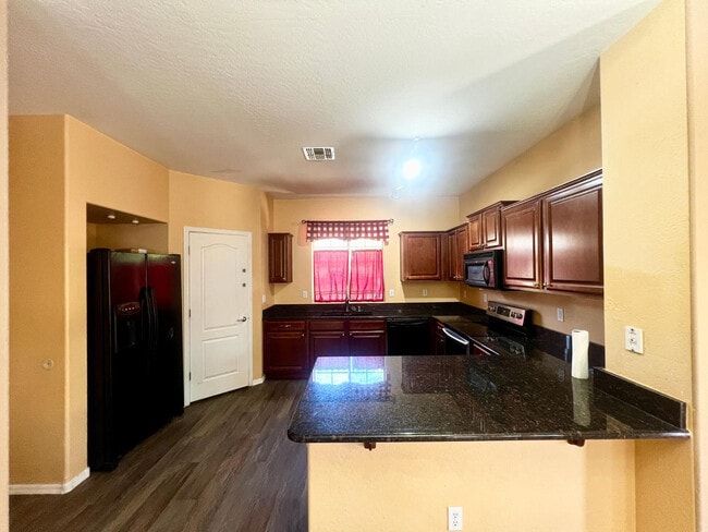 Building Photo - 879 E Stottler Dr