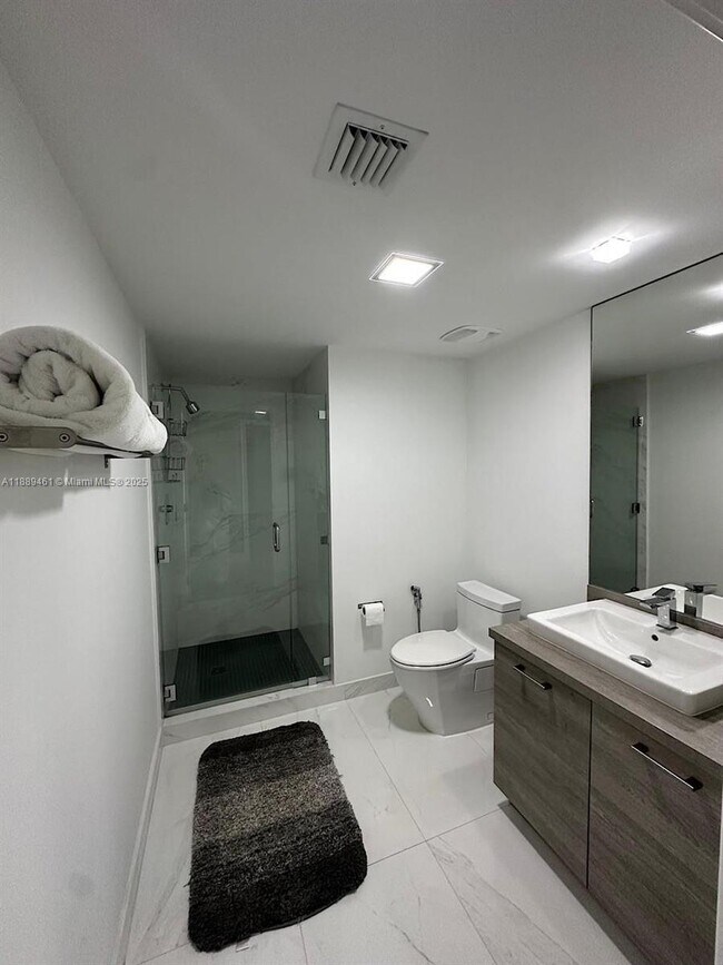 Building Photo - 400 Sunny Isles Blvd