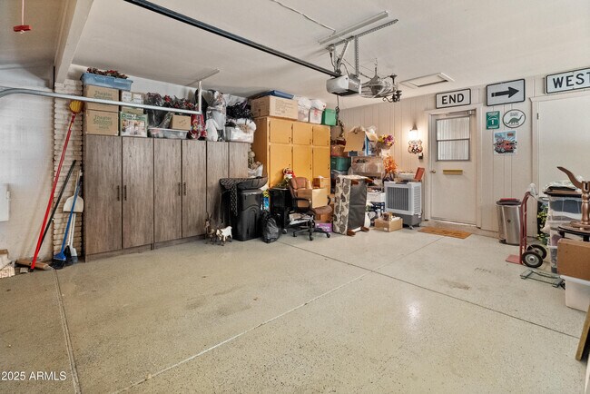 Building Photo - 10229 W Bolivar Dr