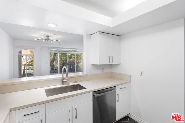 Building Photo - 1255 Federal Ave