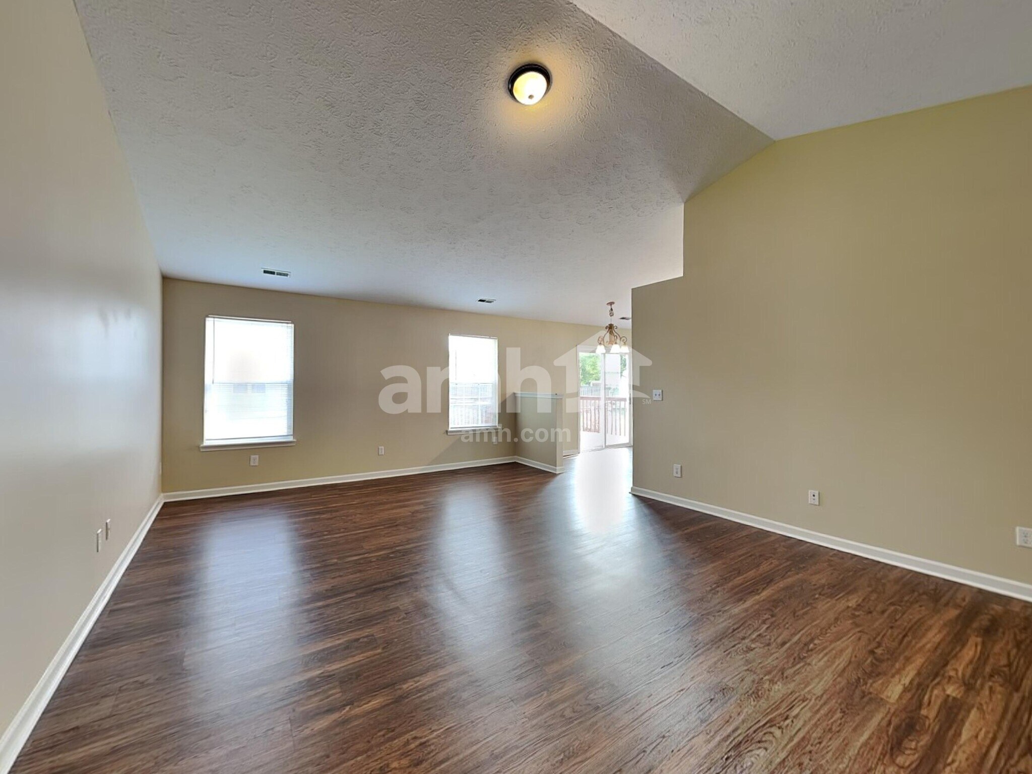 Building Photo - 6305 Blakeview Dr