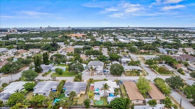 Building Photo - Beautiful Fully-Furnished 2BR/2BA Coastal Retreat in Cape Canaveral