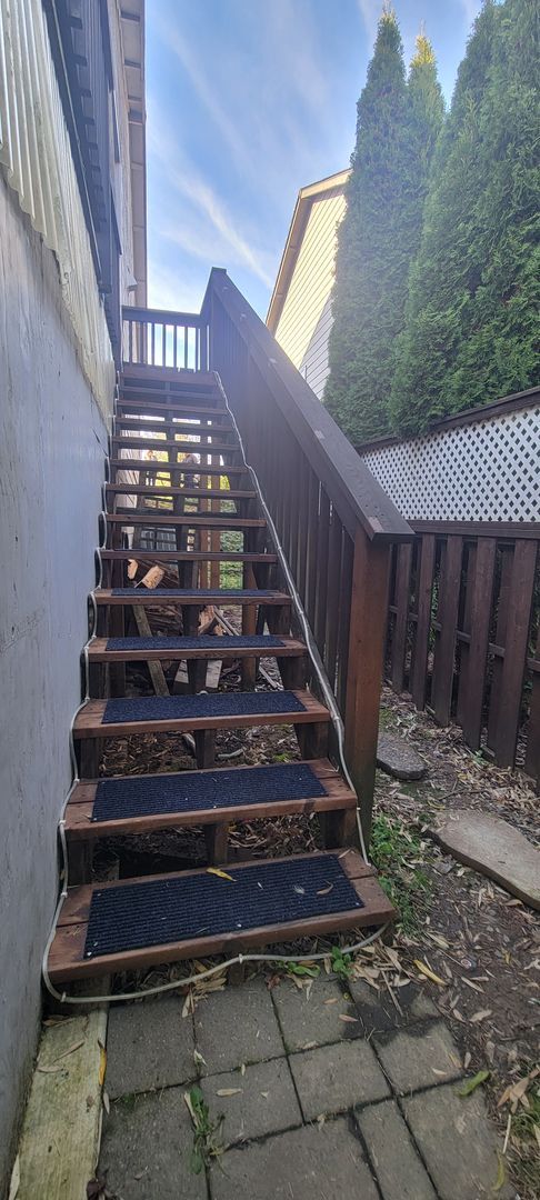 Building Photo - 125 S Ash St