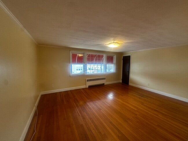 Building Photo - 296 Wood Ave