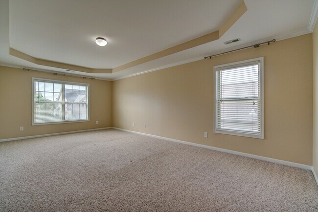 Building Photo - Gorgeous 4/5 BR, 3 BA, 2 Car Garage Home with Fenced Backyard and Large Storage Unit