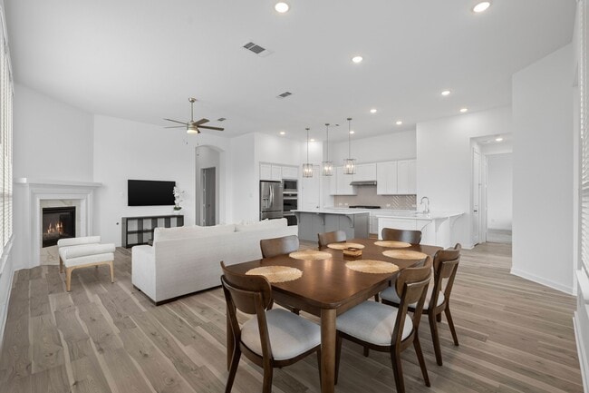 Building Photo - 7602 Zinnia Blossom Ln