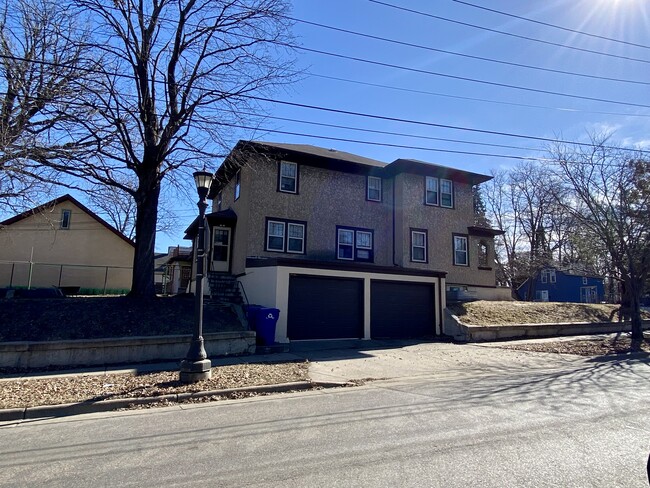 Primary Photo - 1817 Englewood Ave