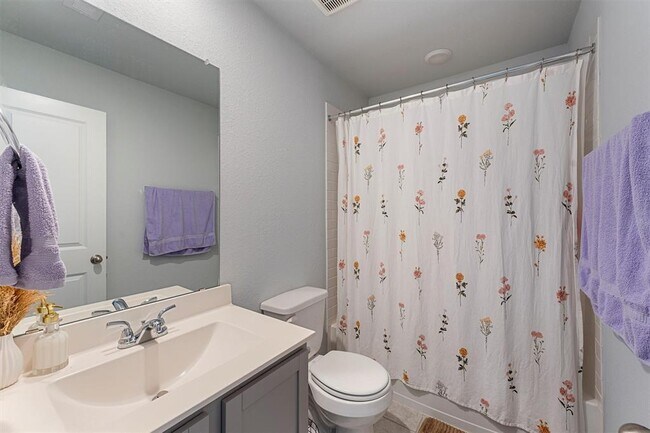 Building Photo - 10511 Kings River Dr