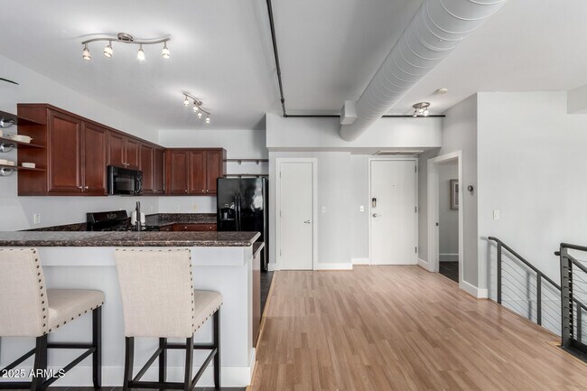 Building Photo - 1326 N Central Ave