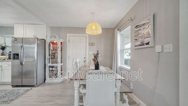 Building Photo - 8008 Lake Eve Dr