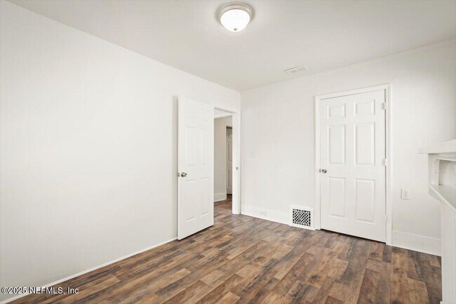Building Photo - 1514 McDuff Ave S