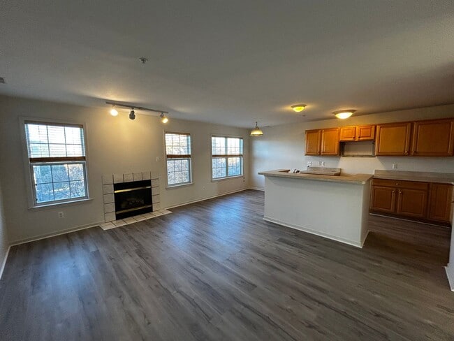 Building Photo - Barclay Way 2 Bed/2.5 Bath Condo For Rent ...