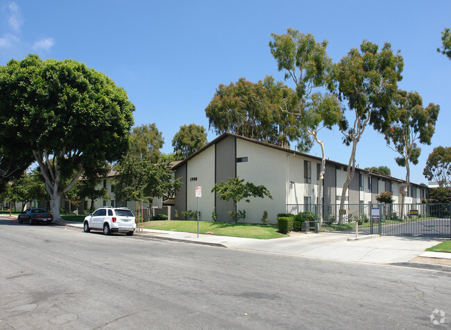 Building Photo - Cedar Glen Apartments