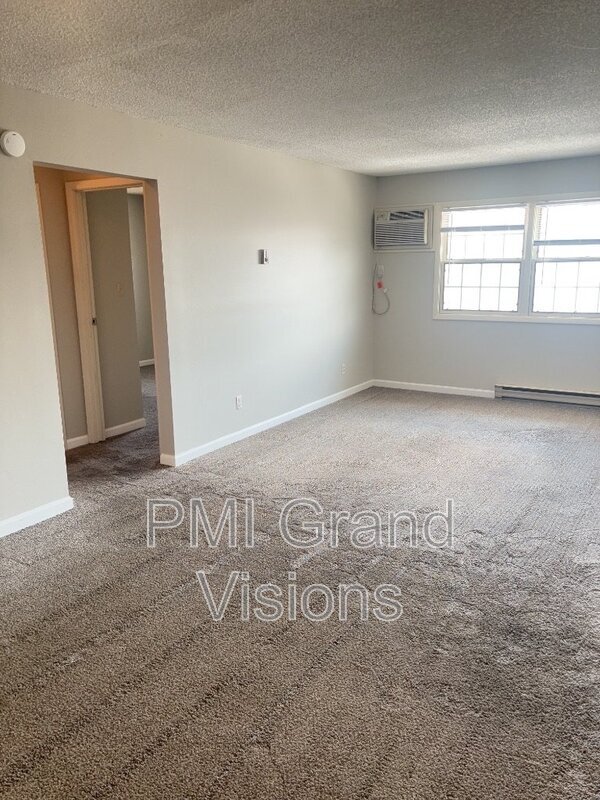 Building Photo - 24 W Buchanan Ave