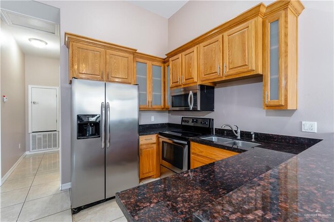 Building Photo - 3036 Regal Dr