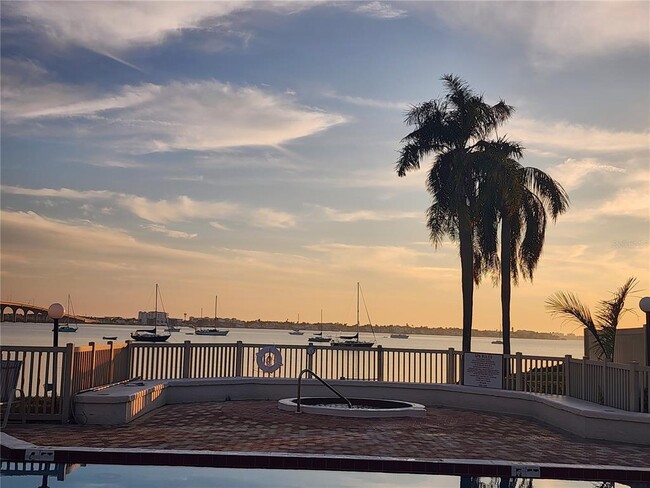 Building Photo - 6361 Bahia Del Mar Blvd S