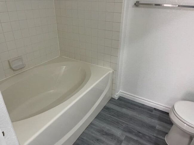 Building Photo - 2 Bedroom Condo in Silverado Ranch!