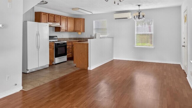 Building Photo - 1118 Hunter Dr