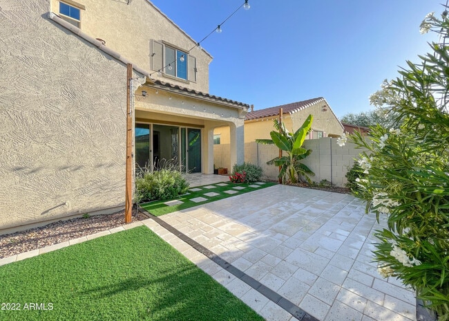 Building Photo - 2902 E Ebony Dr