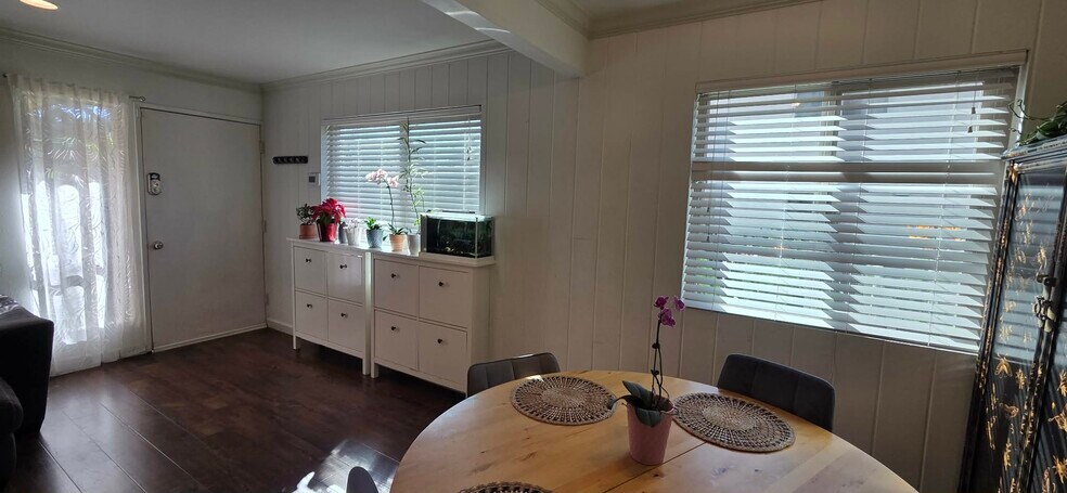 Building Photo - 6017 Via Breve