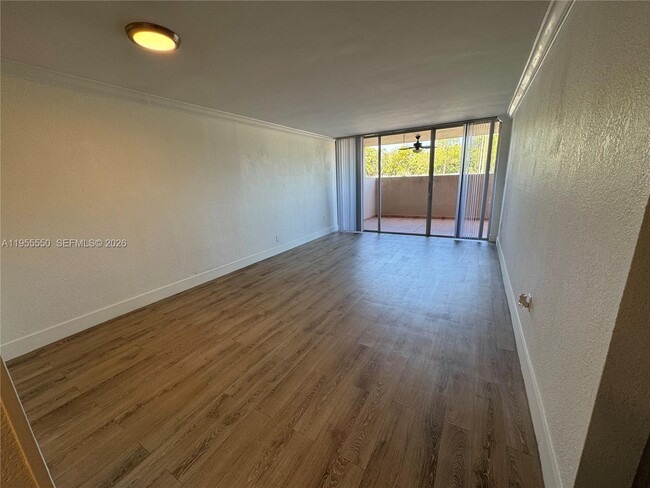 Building Photo - 10425 SW 112th Ave