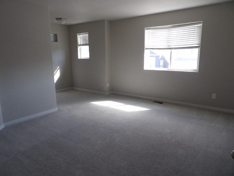 Building Photo - 10496 Kalama Dr