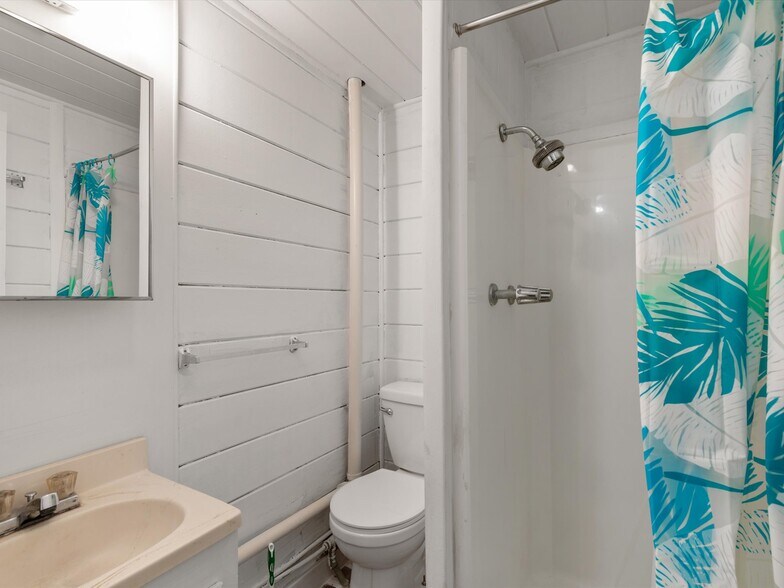 Building Photo - 4201 Anita Ave