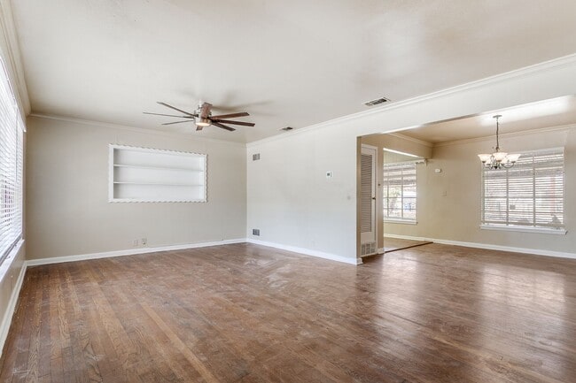 Building Photo - Charming 3-bedroom in the heart of Monticello Park