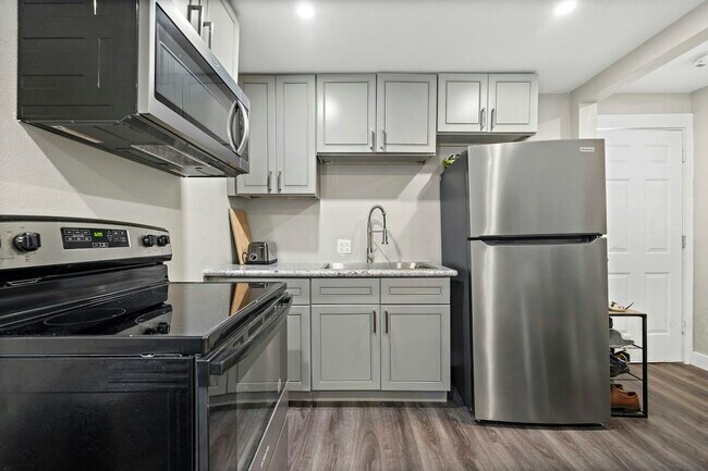 Primary Photo - 1811 21st St