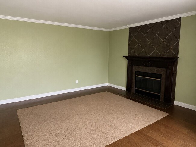 Building Photo - 742 Rambleton Dr
