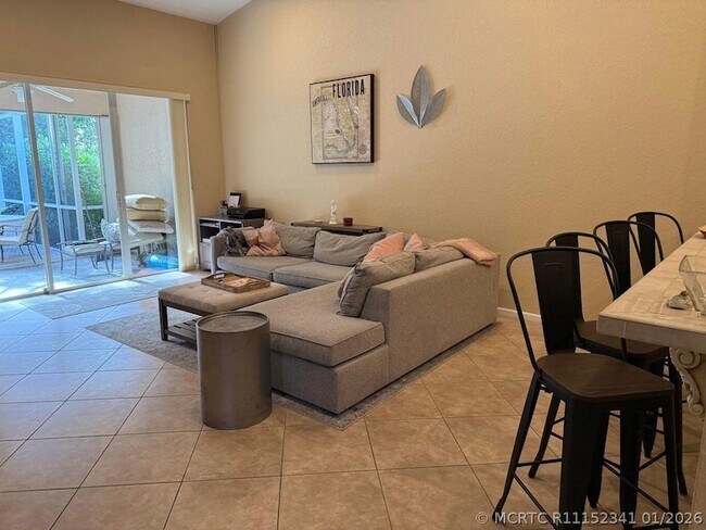 Building Photo - 328 W Coral Trace Cir