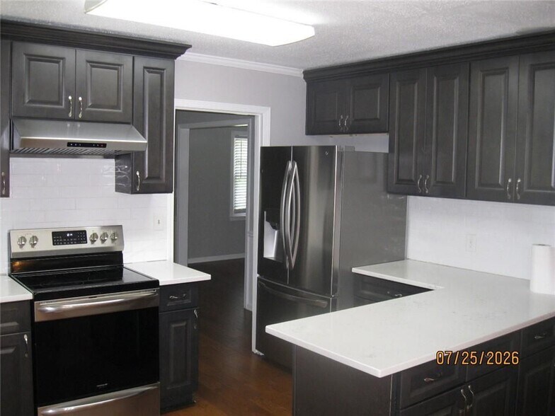Building Photo - 5159 Stratham Dr
