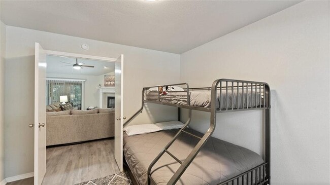 Building Photo - 9 E Elvendon Dr