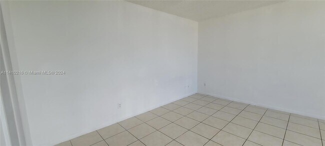 Building Photo - 13499 Biscayne Blvd