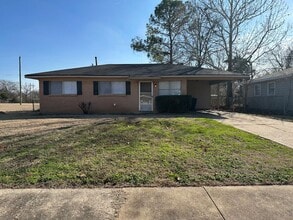 Building Photo - Updated Bossier Home