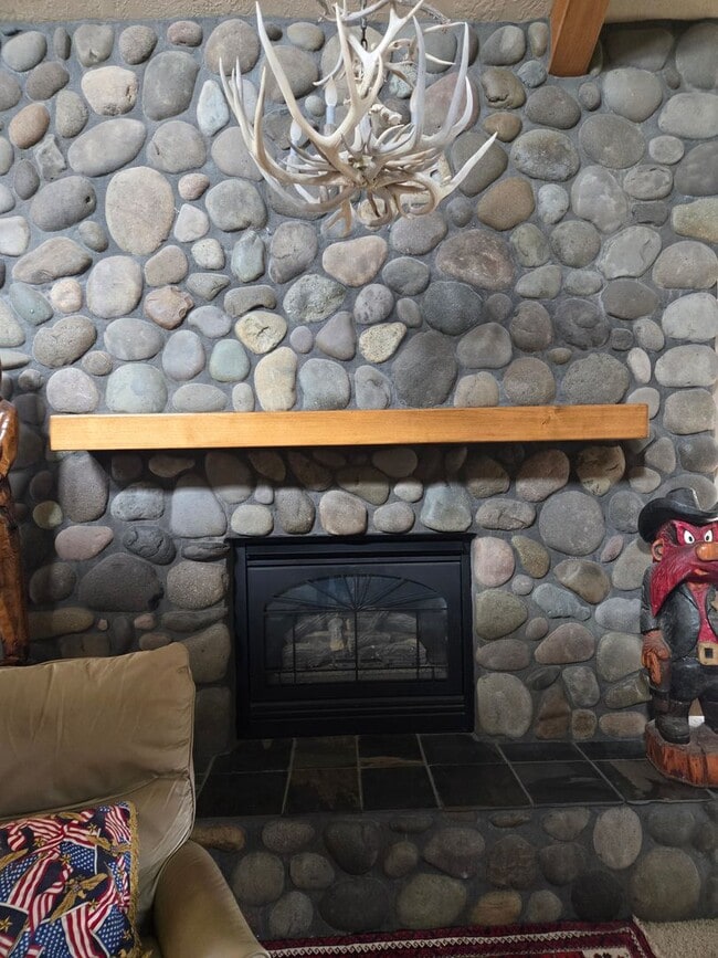 Building Photo - Stunning Views, Executive Home in Equestrian Meadows Redmond