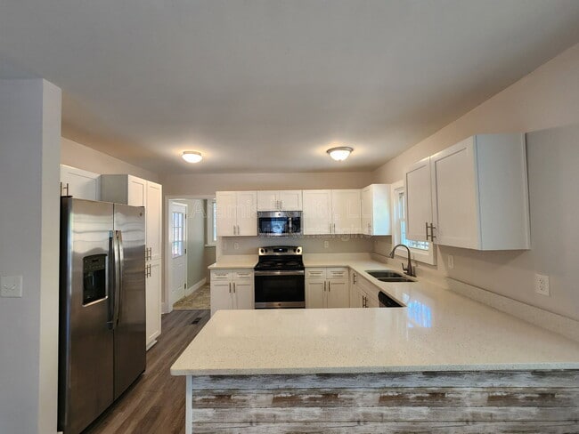 Building Photo - 2663 Blount St