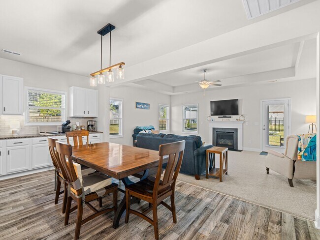 Building Photo - Mimosa Bay Beauty