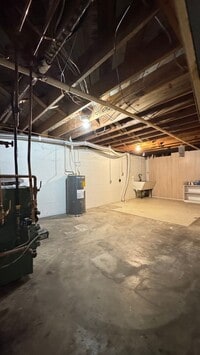 Building Photo - Heart of South Roanoke-3120 Stoneridge Road