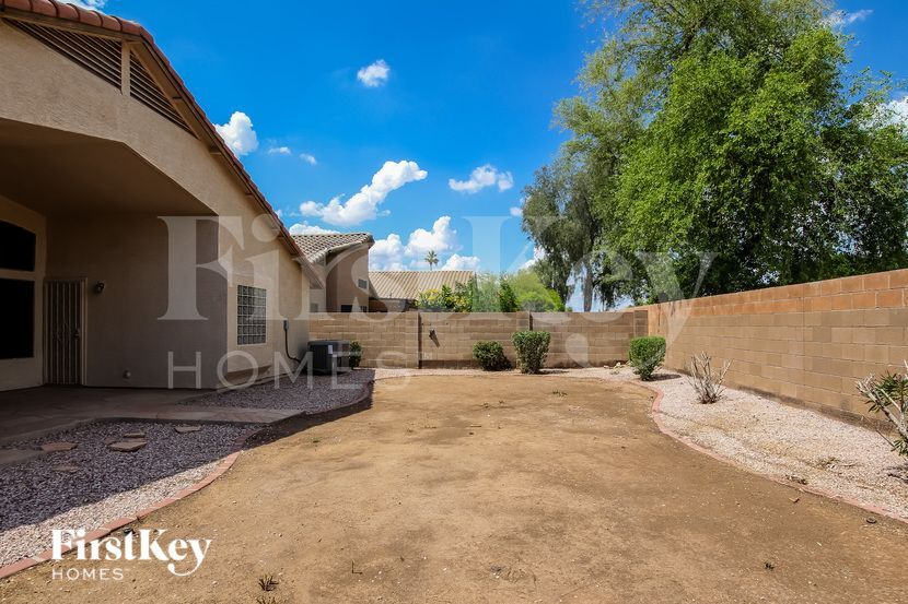 Building Photo - 2405 N 128th Dr