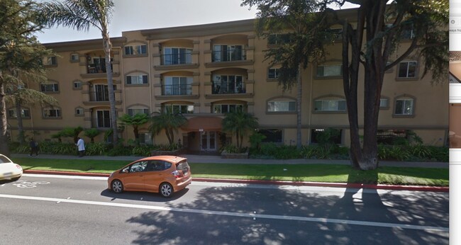 Building Photo - 222 7th St